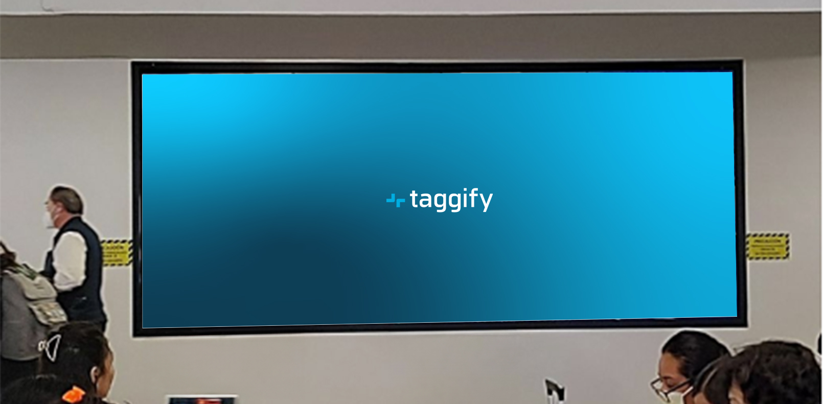 MX - CDMX - Videowall Sala De Ultima Espera Nacional/ Sala 71 2215063 - CDMX