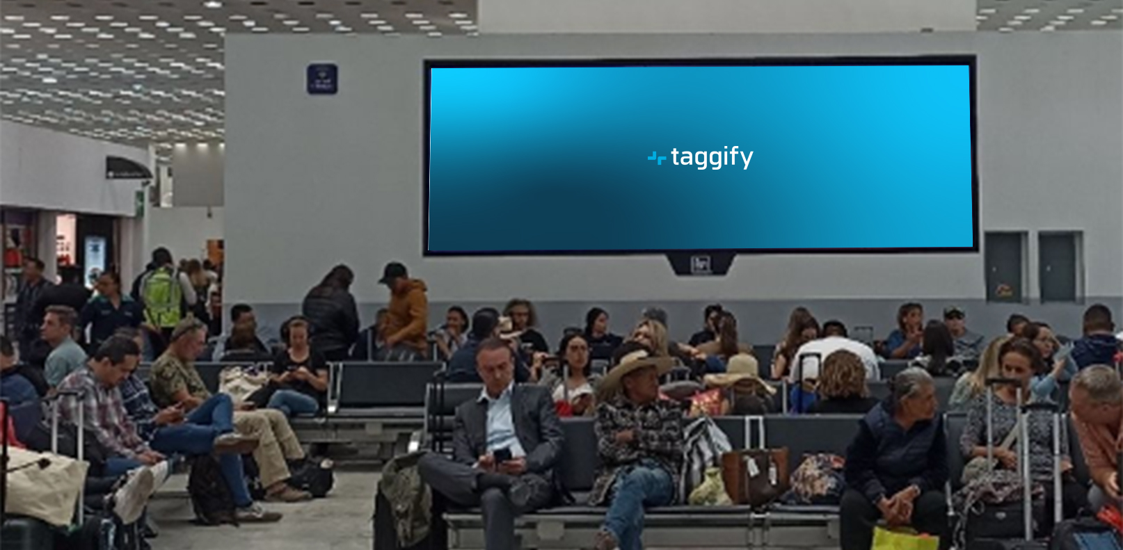 MX - CDMX - Videowall Sala De Ultima Espera Nacional/ Sala 64 2215070 - CDMX