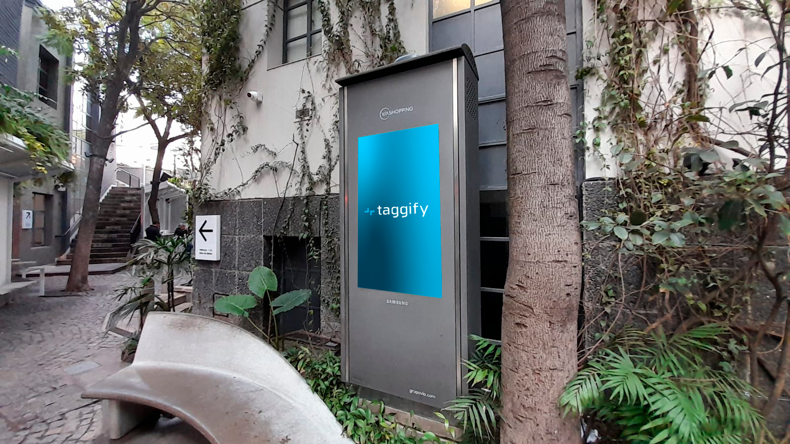 AR - CABA - Balvanera - Shopping - Av.Corrientes - Paseo La Plaza - Circuito 7 Totems - CABA