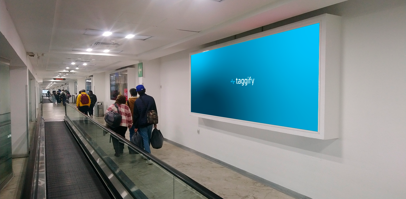 MX - CDMX - Aeropuerto - Venustiano Carranza - Pasillo Conector De Modulo Xi A Migracion - VW 33 - CDMX