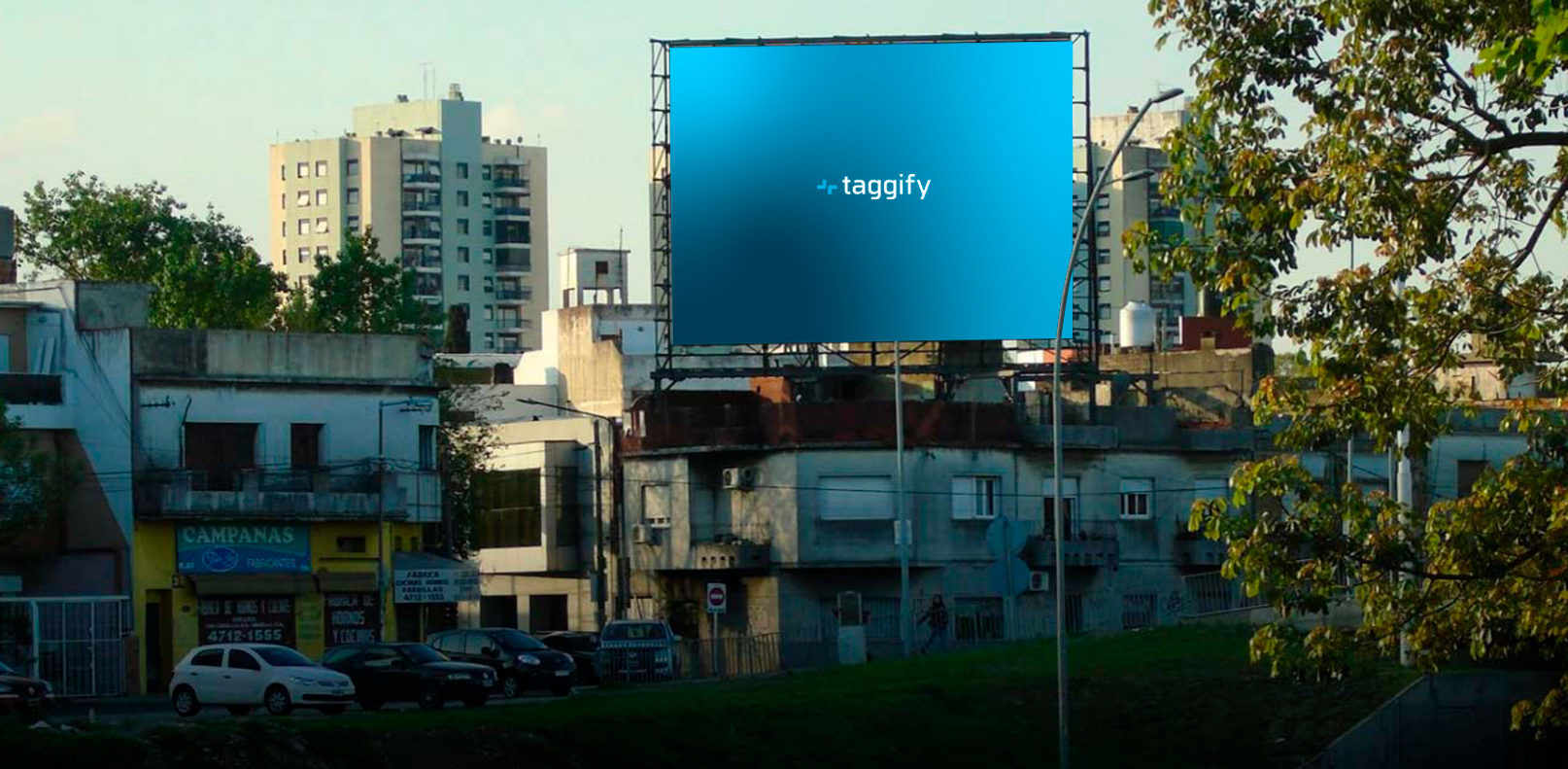 AR - GBA - Tres De Febrero - Av Gral Paz Y 15 De Agosto - Tres De Febrero