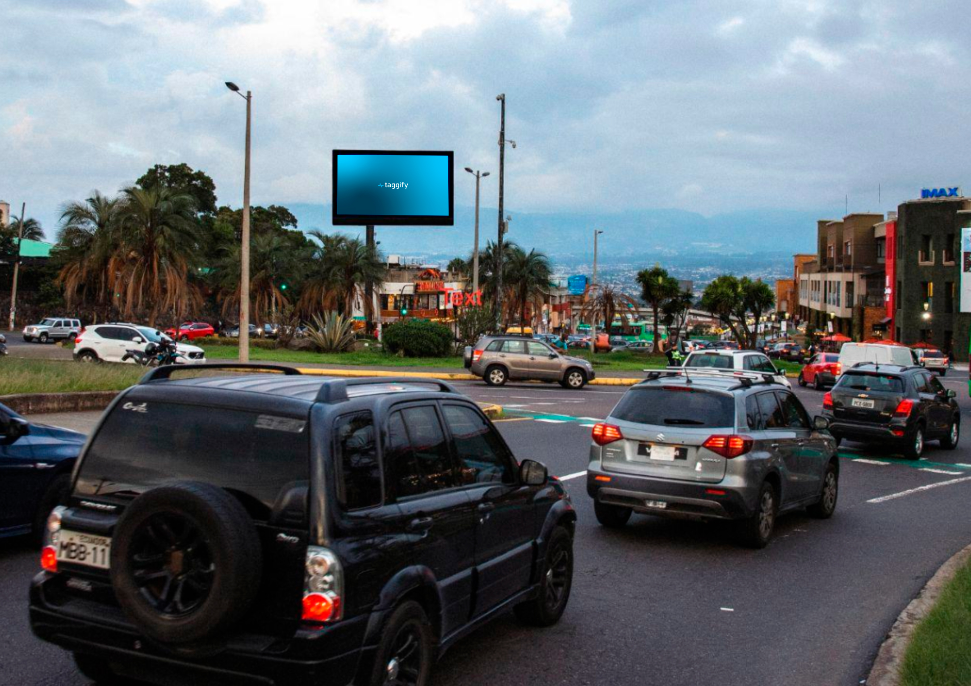 EC - Cumbayá - Fransisco De Orellana Y Av Maria Angelica Hidrovo Redondel Cc Paseo San Fransisco - Quito