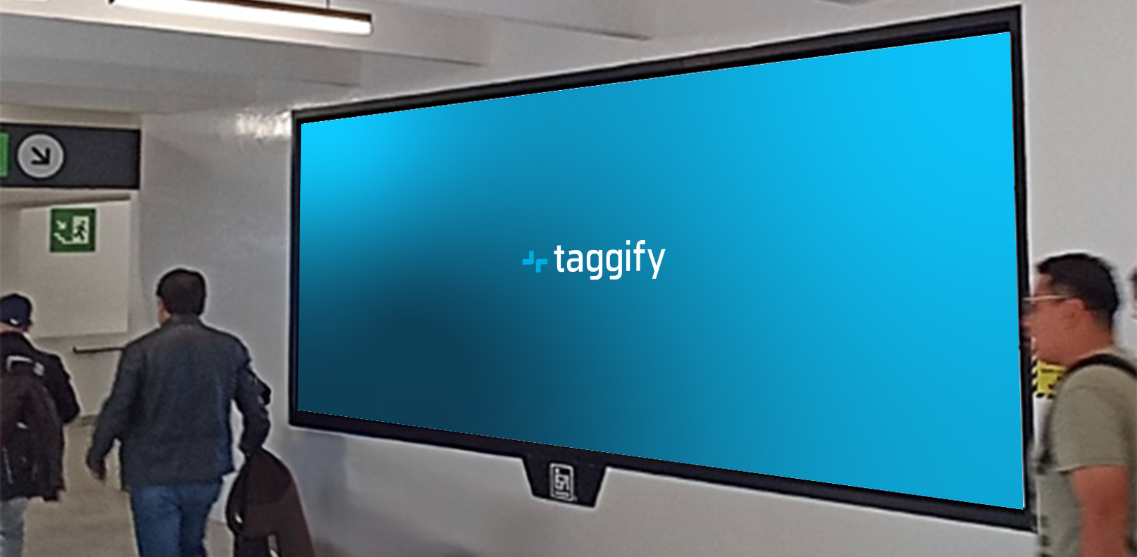 MX - CDMX - Videowall Sala De Ultima Espera Nacional / Sala 11 1115053 - Mexico City