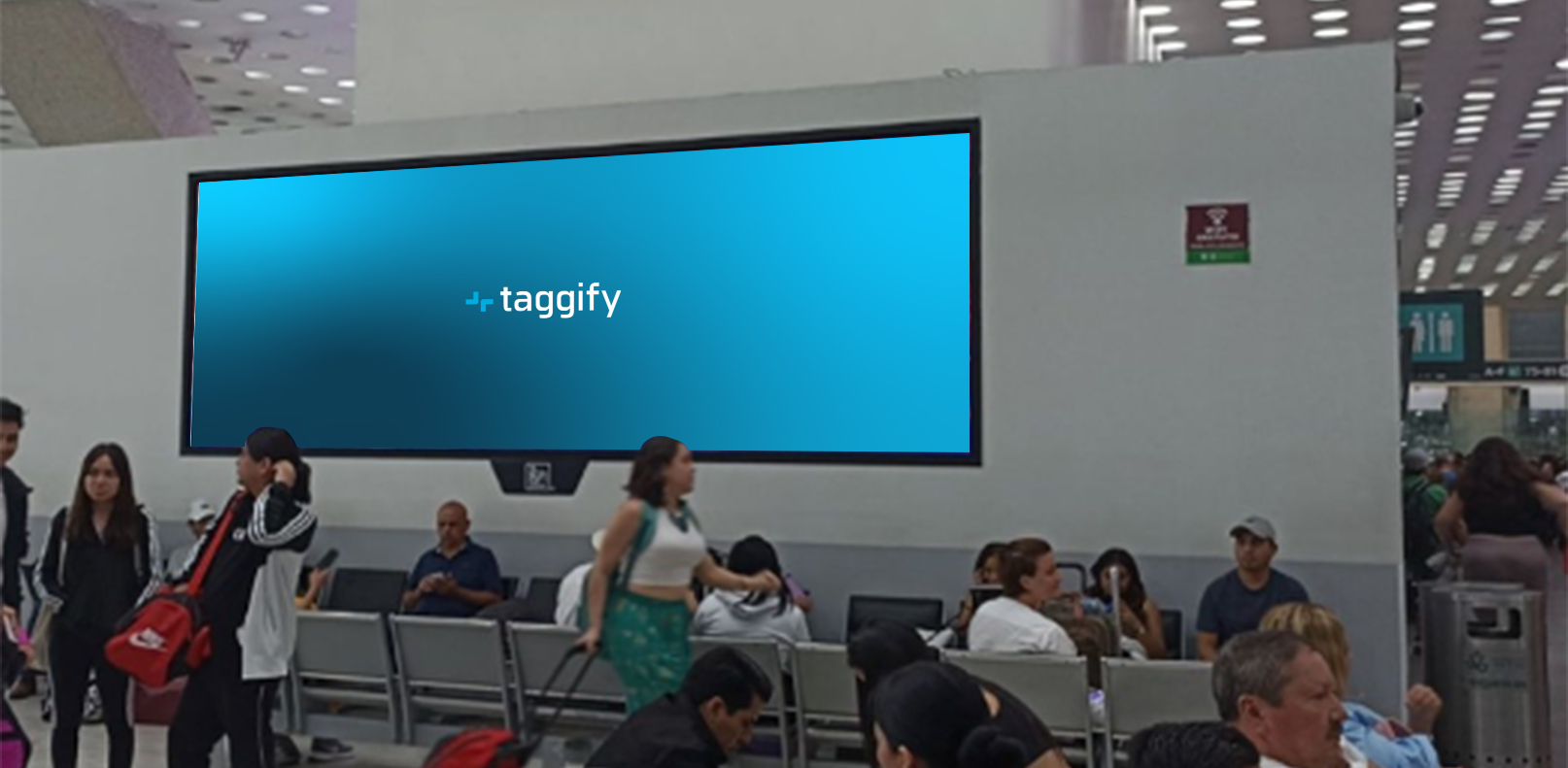 MX - CDMX - Videowall Sala De Ultima Espera Nacional /sala 64 2215072 - Mexico City