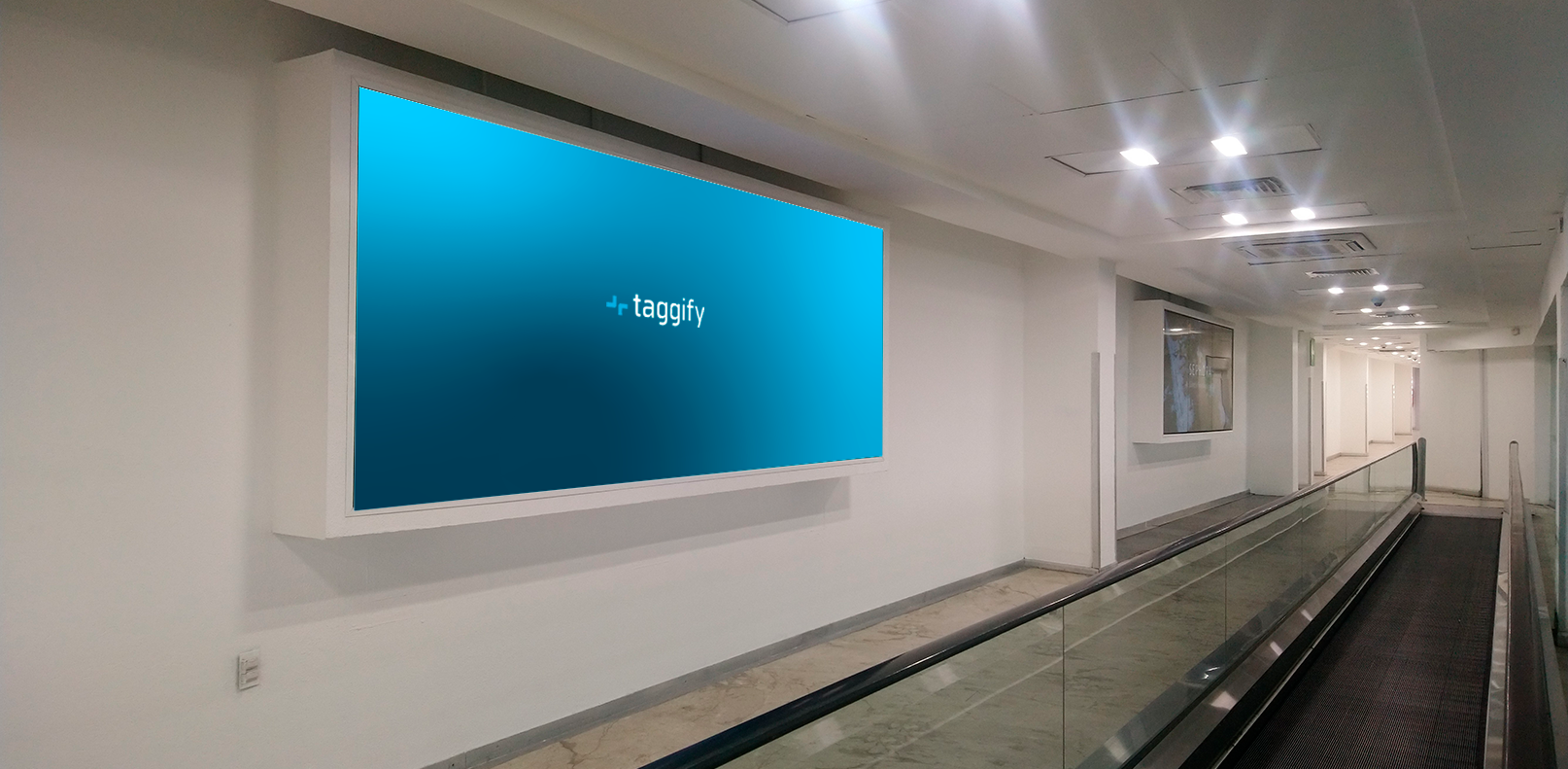 MX - CDMX - Aeropuerto - Venustiano Carranza - Pasillo Conector De Modulo Xi A Migracion - VW 32 - Mexico City