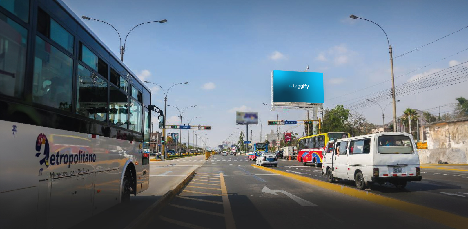 Lima - Independencia - Norte - Av. Tupac Amary y Jr. Aravicus, Lima