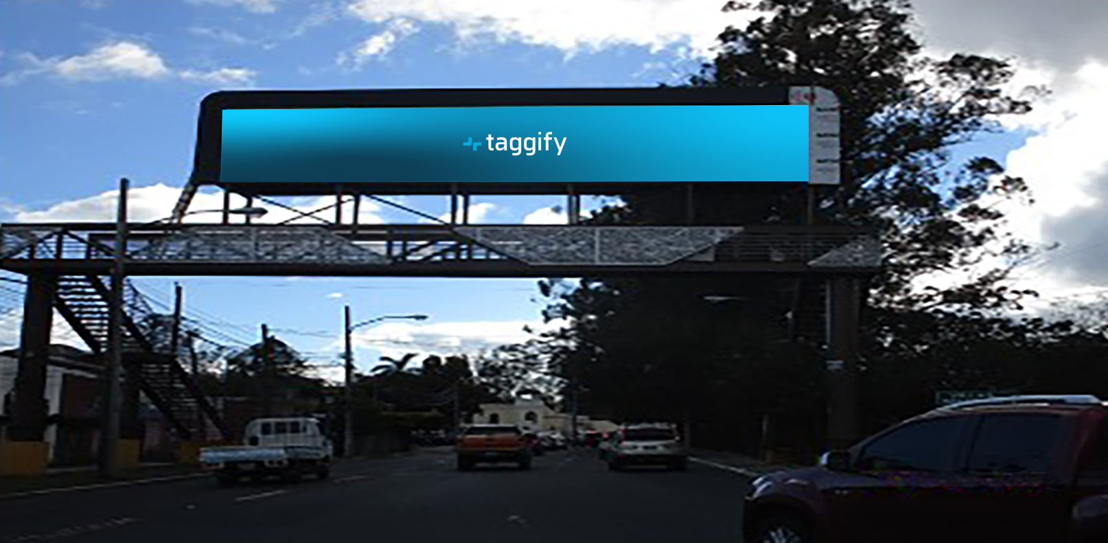 GT - Guatemla City - Zona 11 - Las Charcas - Saliendo - Zone 11