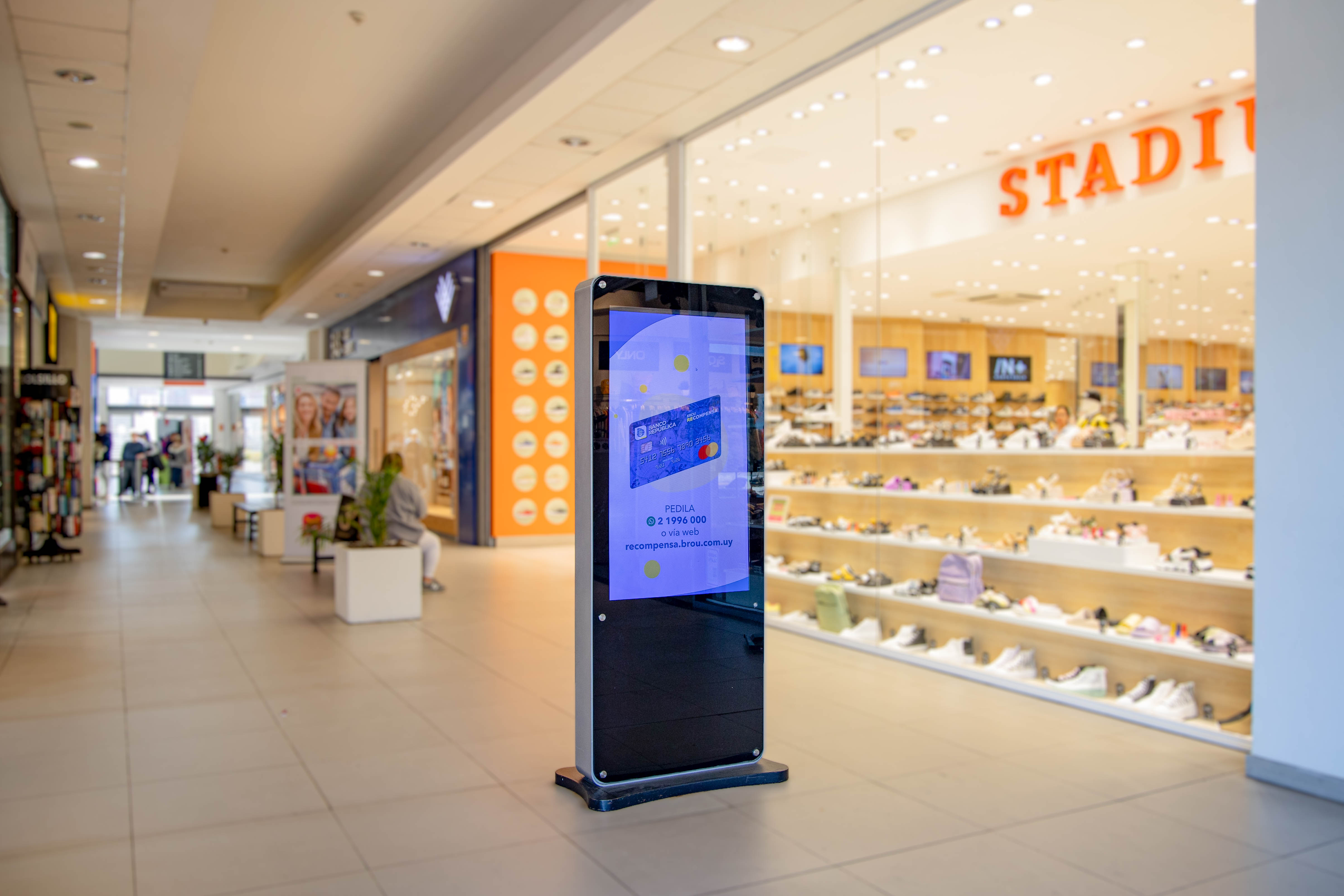 UY - Colonia - Colonia Shopping - 6 Pantallas - Circuito Vertical, Colonia del Sacramento